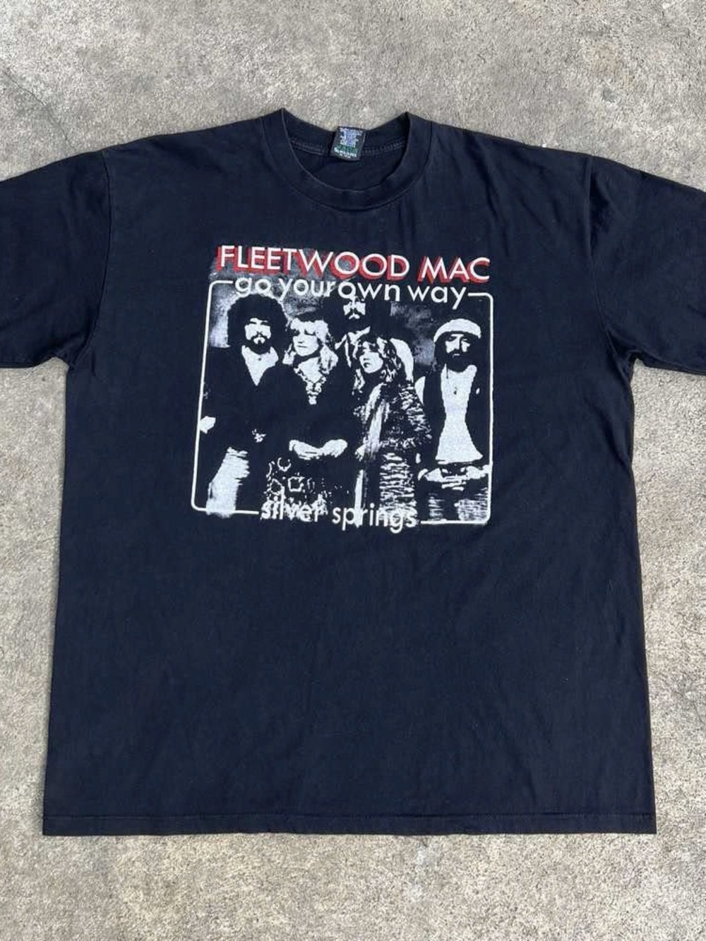 Gildan Black Fleetwood Mac 'Go Your Own Way' Graphic Tee